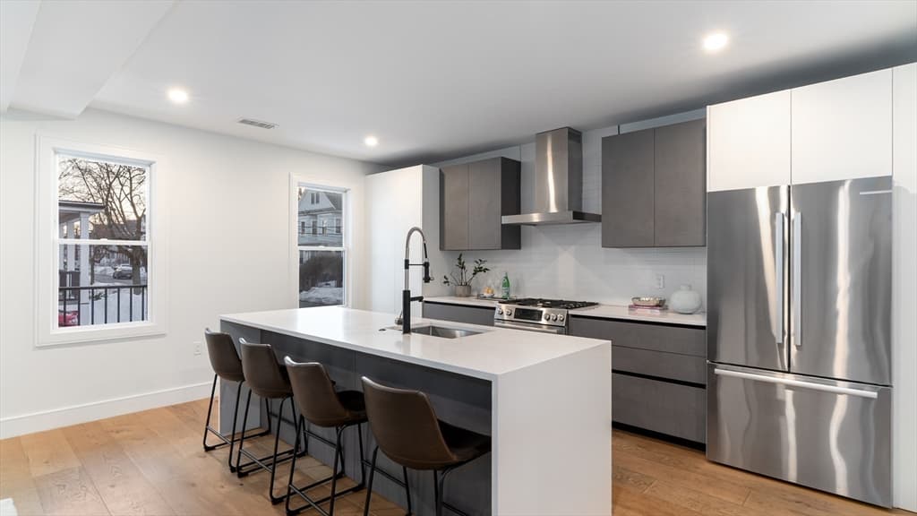 Condominium at 89 Cleveland St # 89, Arlington MA 02474, Arlington, photo 3 of 23