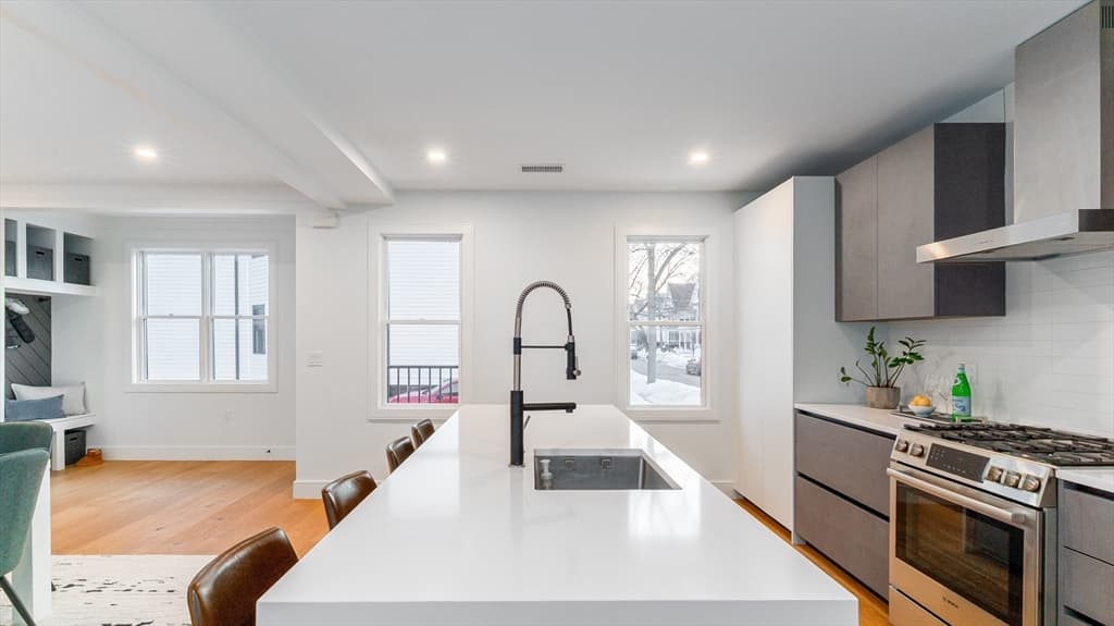 89 Cleveland St # 89, Arlington MA 02474