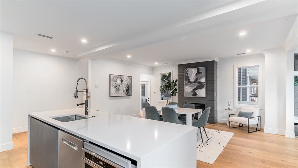 Condominium at 89 Cleveland St # 89, Arlington MA 02474, Arlington, photo 5 of 23