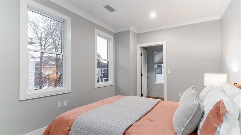 Condominium at 89 Cleveland St # 89, Arlington MA 02474, Arlington, photo 14 of 23