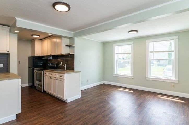 13 Main St, Plaistow NH 03865 photo 3