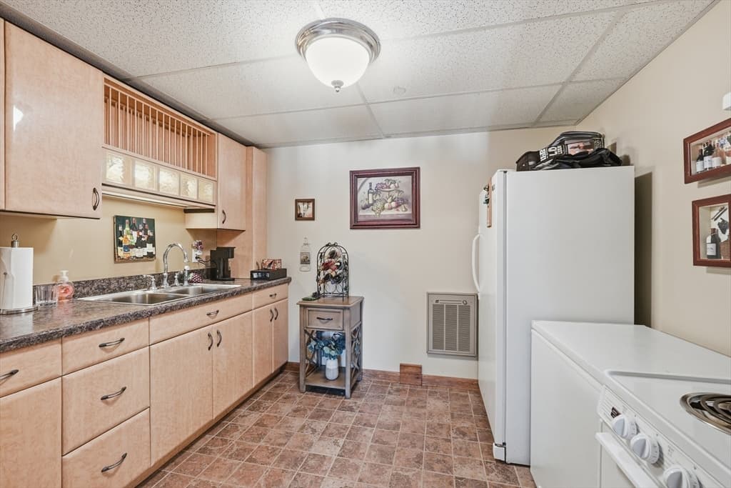 Single Family Residence at 1023 North Woodstock Rd, Southbridge MA 01550, Southbridge, photo 26 of 39
