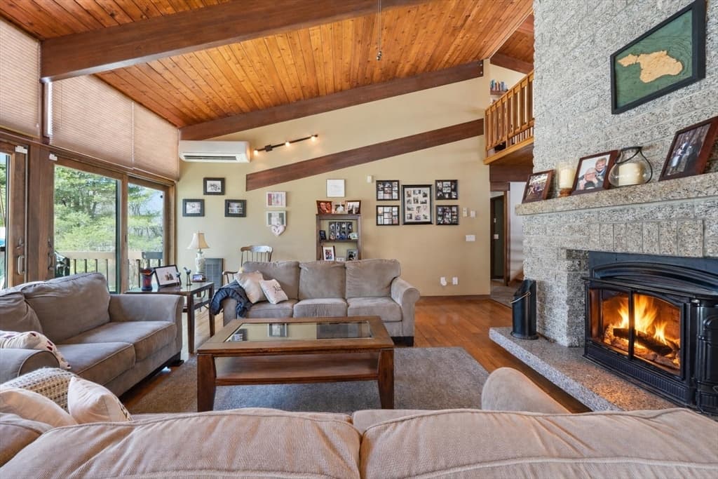 Single Family Residence at 1023 North Woodstock Rd, Southbridge MA 01550, Southbridge, photo 10 of 39