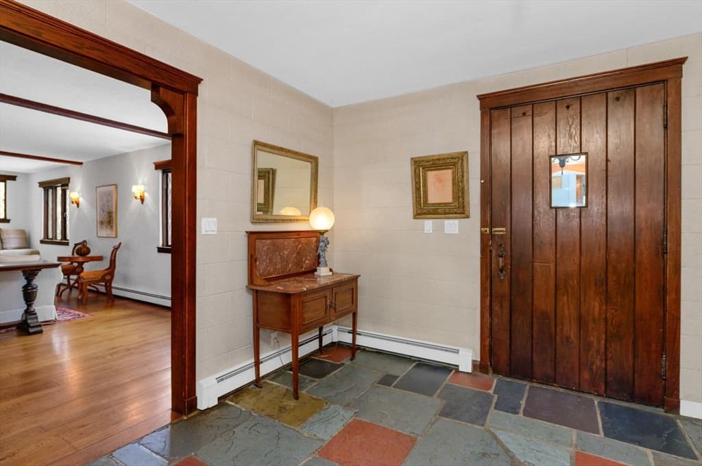 764 Hammond St, Brookline MA 02467 photo 3