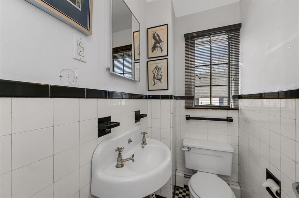764 Hammond St, Brookline MA 02467 photo 24