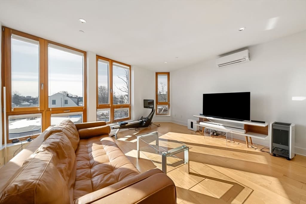 240 Salem St # 3B, Medford MA 02155 photo 3
