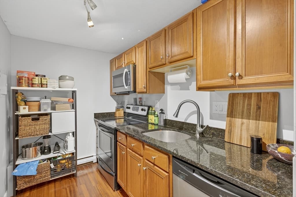 Condominium at 200 Manning Street # 6B, Hudson MA 01749, Hudson, photo 2 of 17