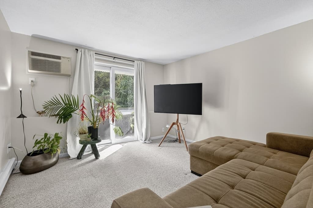 Condominium at 200 Manning Street # 6B, Hudson MA 01749, Hudson, photo 4 of 17