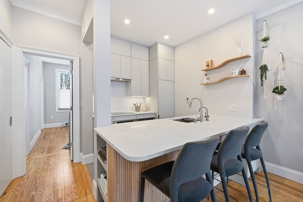 Condominium at 108 E Brookline St # 2, Boston MA 02118, photo 8 of 18
