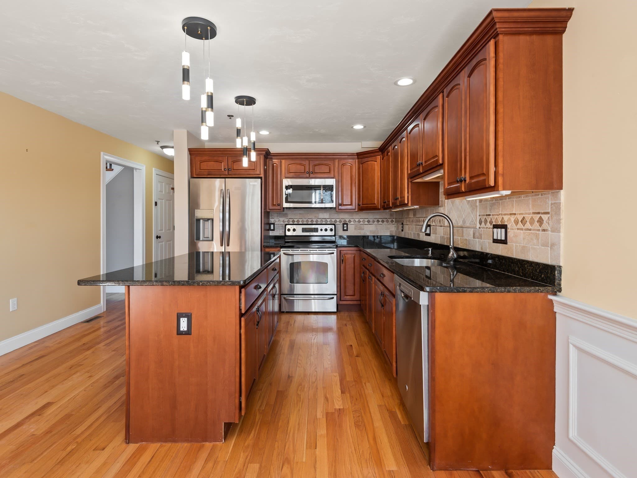 Condominium at 268 Magill Dr # 268, Grafton MA 01519, photo 6 of 39
