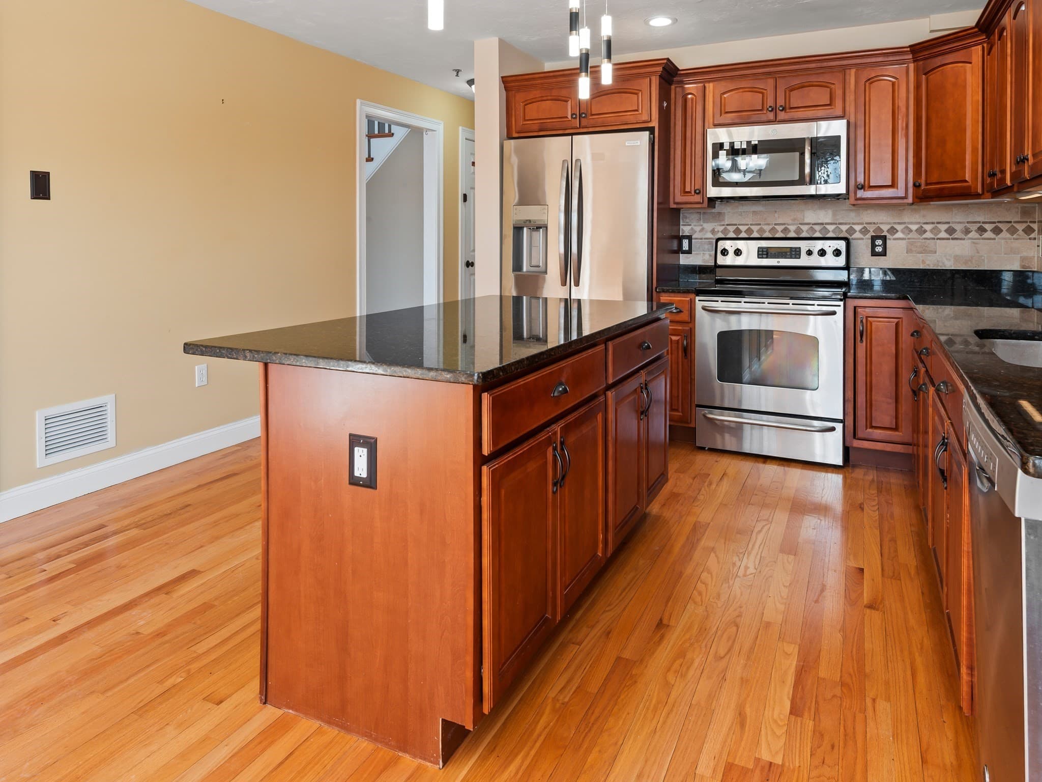 Condominium at 268 Magill Dr # 268, Grafton MA 01519, photo 5 of 39