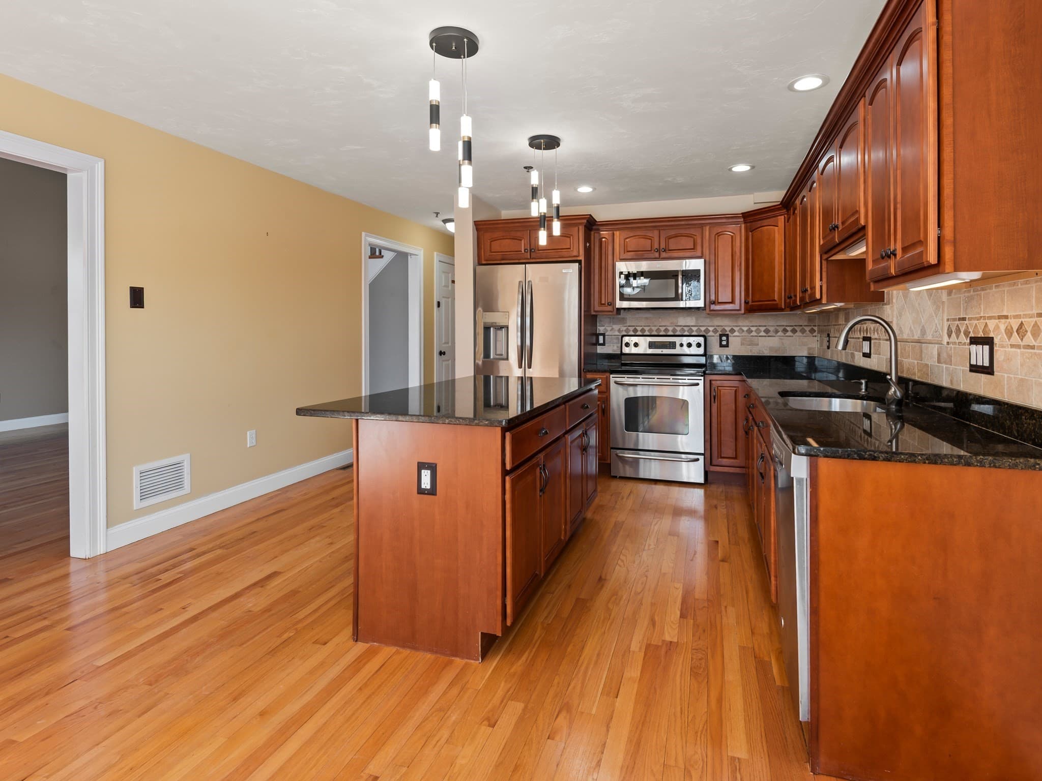 Condominium at 268 Magill Dr # 268, Grafton MA 01519, photo 4 of 39