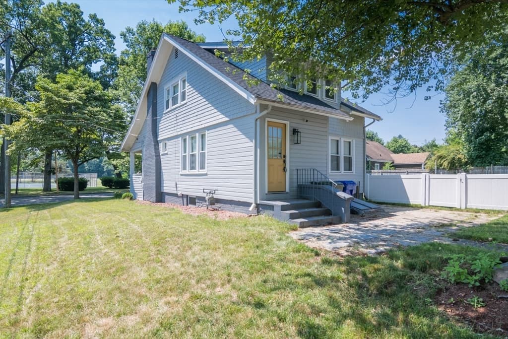 Single Family Residence at 170 Plumtree Rd, Springfield MA 01118, Springfield, photo 27 of 31