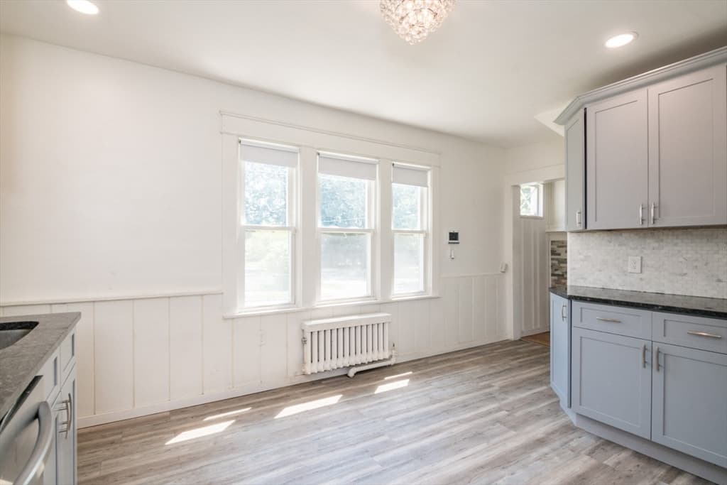 Single Family Residence at 170 Plumtree Rd, Springfield MA 01118, Springfield, photo 6 of 31