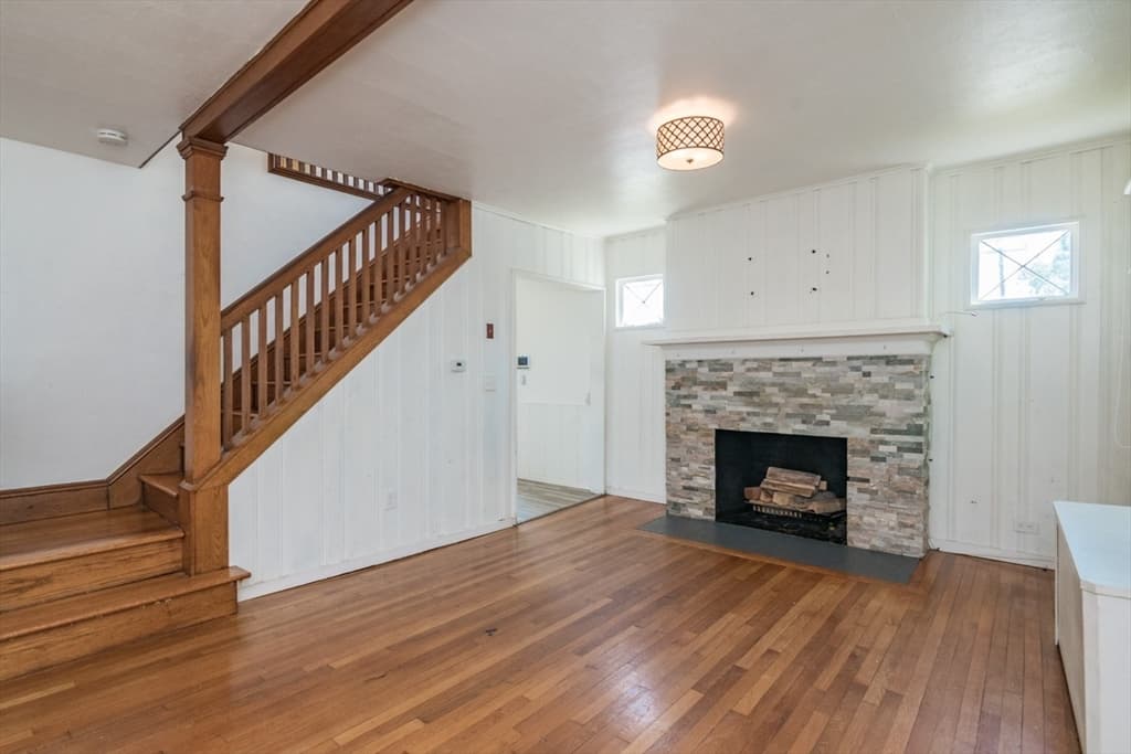Single Family Residence at 170 Plumtree Rd, Springfield MA 01118, Springfield, photo 10 of 31