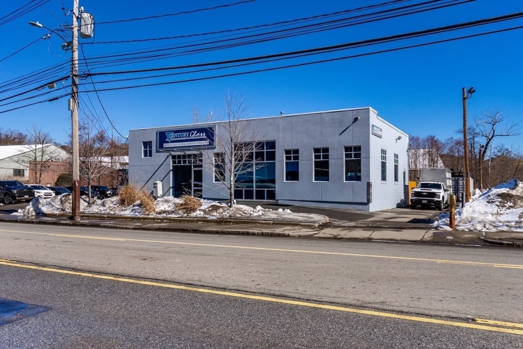 231 Lexington Street, Waltham MA 02452 photo 2