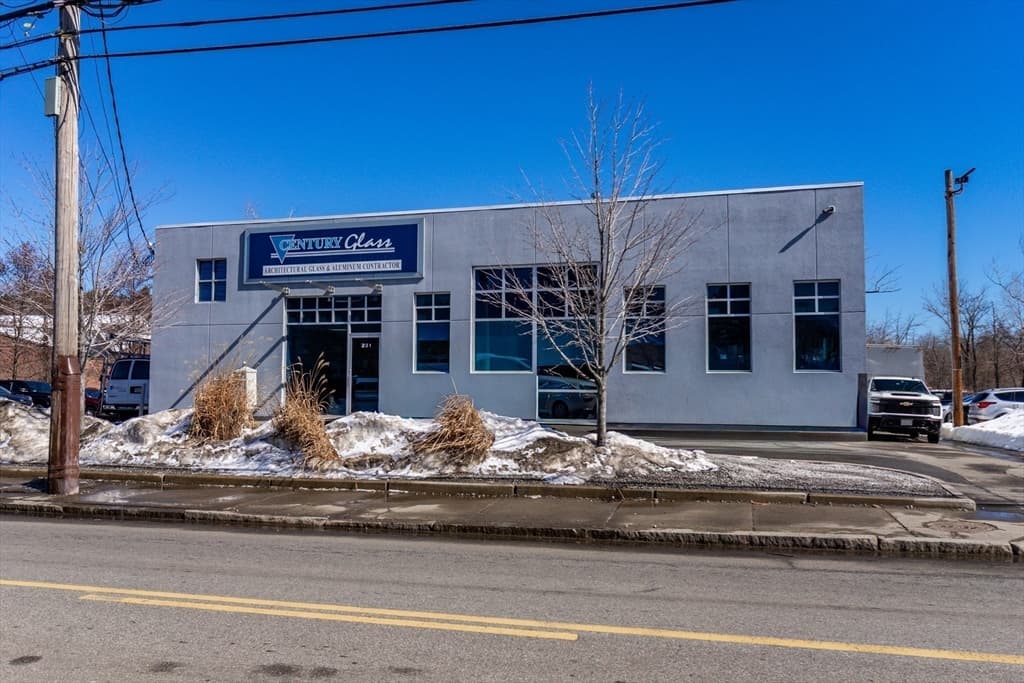 231 Lexington Street, Waltham MA 02452 photo 4