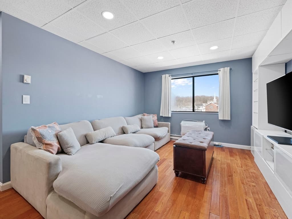Condominium at 64 Foster St # 403, Peabody MA 01960, Peabody, photo 6 of 27