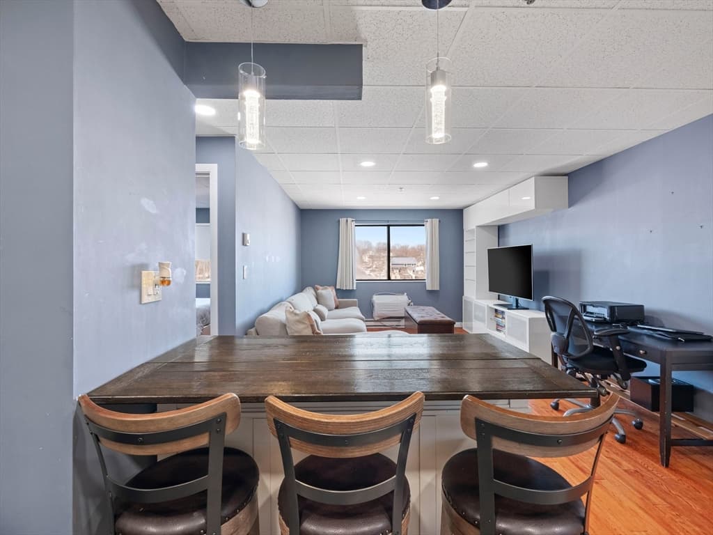 Condominium at 64 Foster St # 403, Peabody MA 01960, Peabody, photo 13 of 27