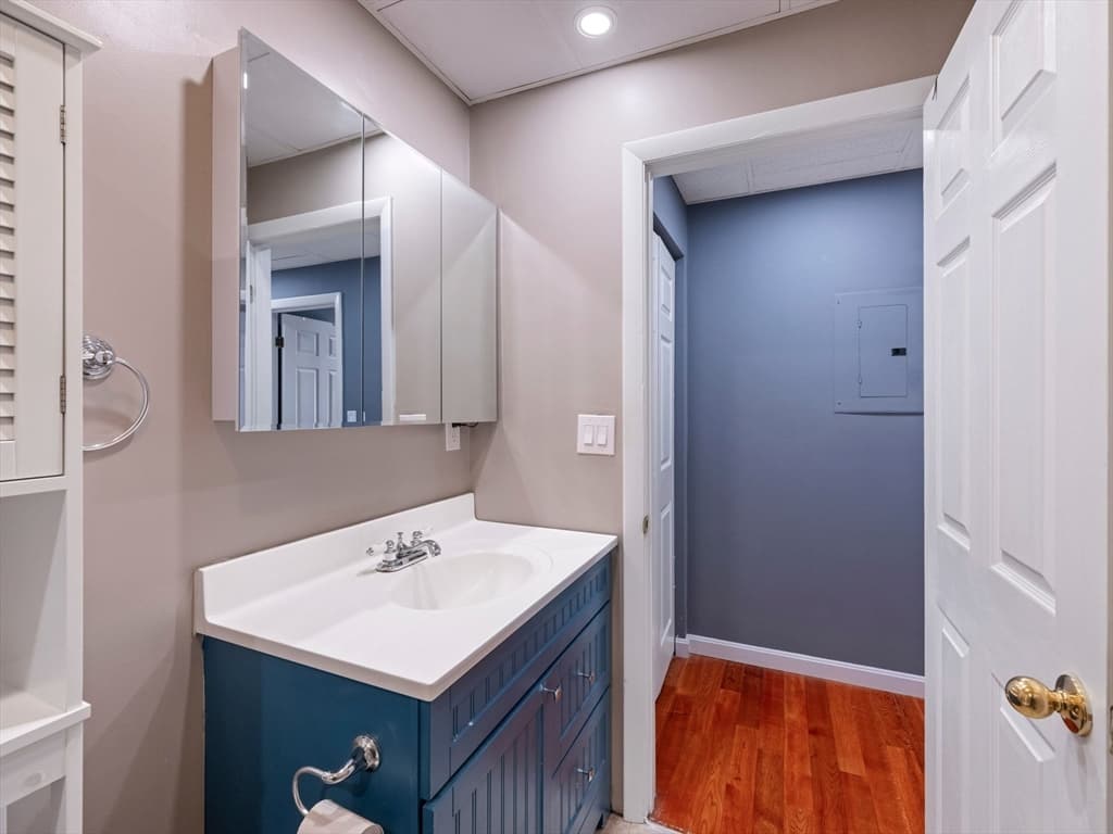 Condominium at 64 Foster St # 403, Peabody MA 01960, Peabody, photo 22 of 27