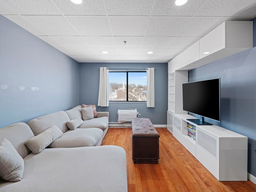 Condominium at 64 Foster St # 403, Peabody MA 01960, Peabody, photo 7 of 27