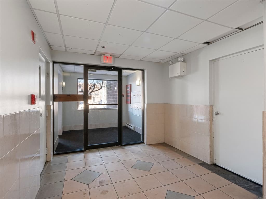 64 Foster St # 403, Peabody MA 01960