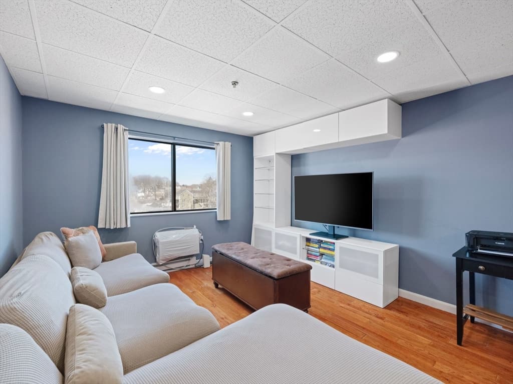 Condominium at 64 Foster St # 403, Peabody MA 01960, Peabody, photo 9 of 27