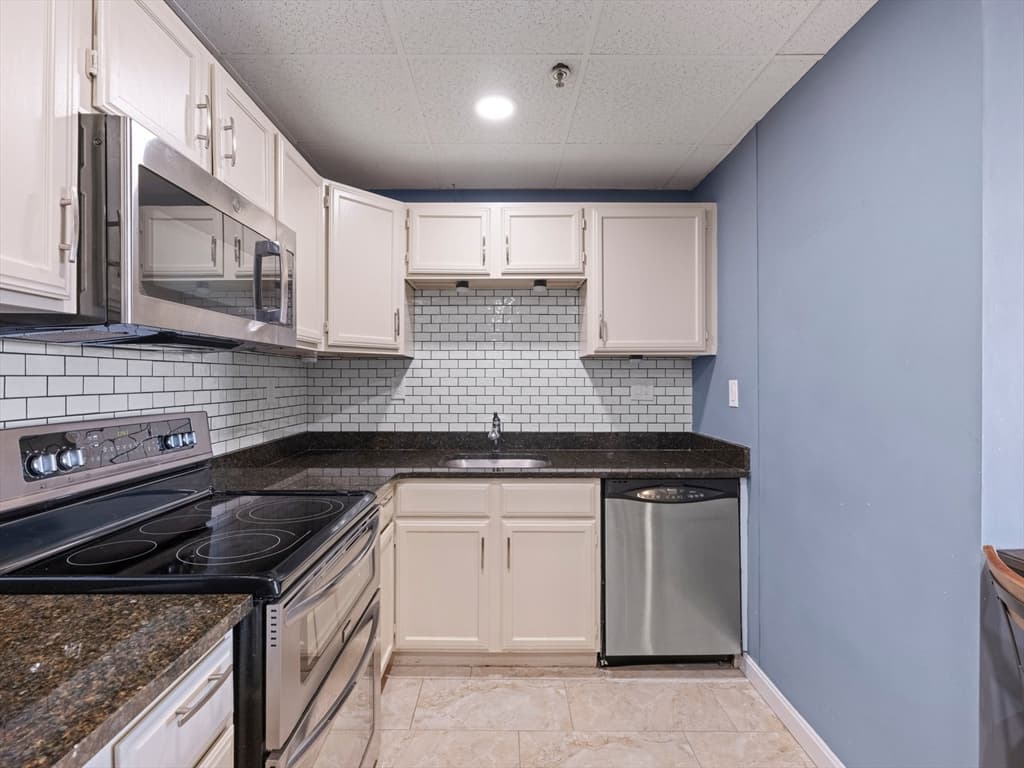 Condominium at 64 Foster St # 403, Peabody MA 01960, Peabody, photo 18 of 27