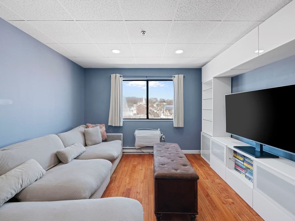 Condominium at 64 Foster St # 403, Peabody MA 01960, Peabody, photo 8 of 27