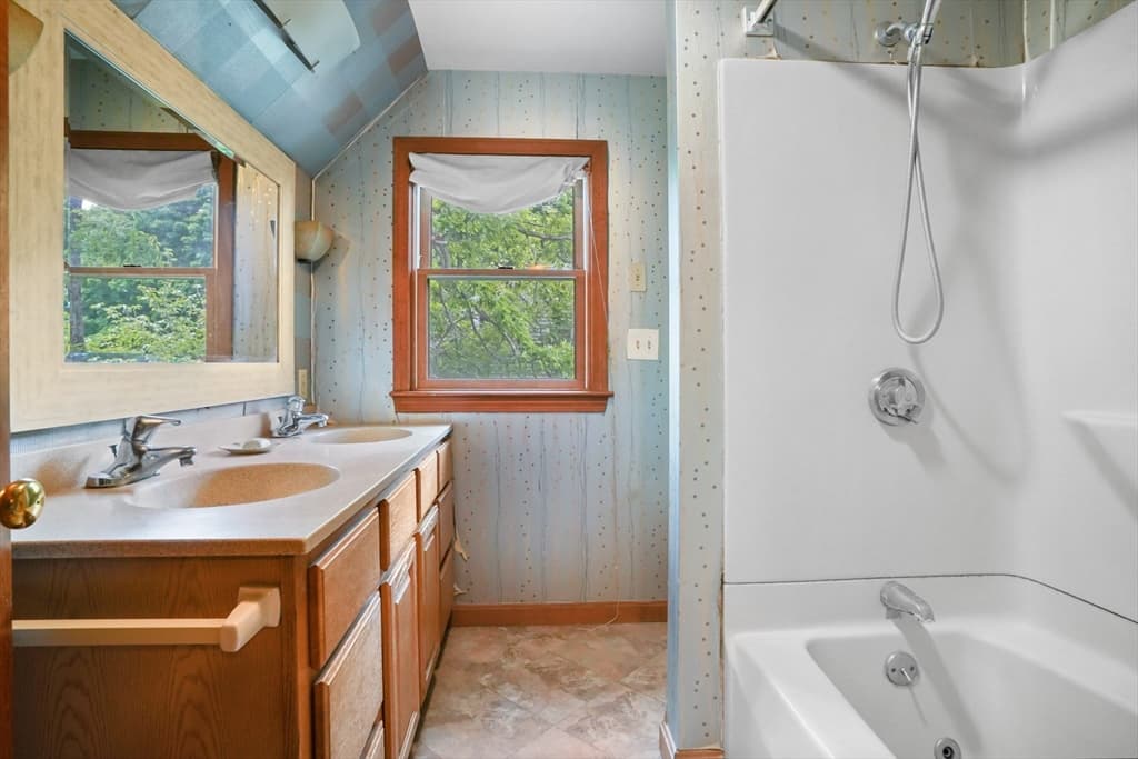 Single Family Residence at 207 Topsfield Rd, Wenham MA 01984, photo 15 of 20