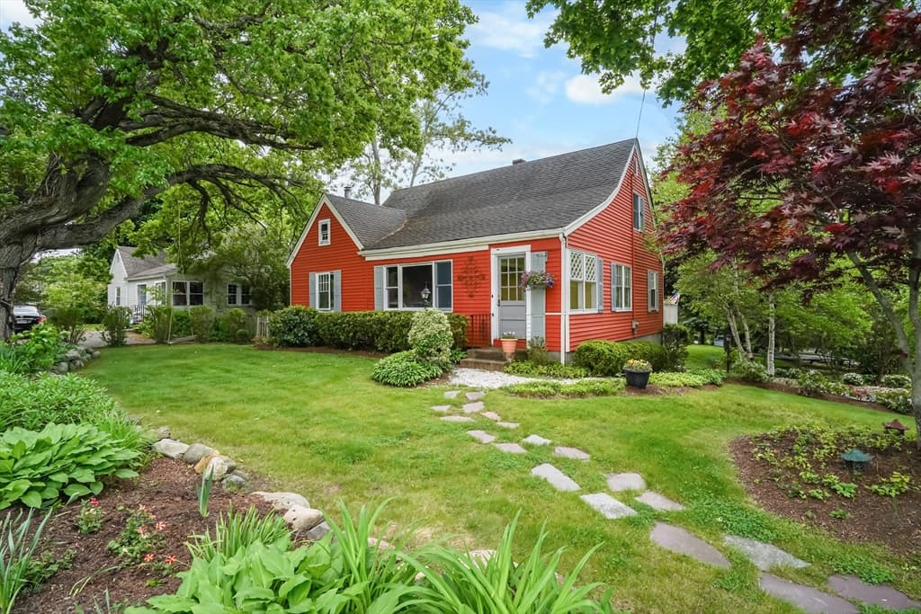 Single Family Residence at 207 Topsfield Rd, Wenham MA 01984, photo 19 of 20