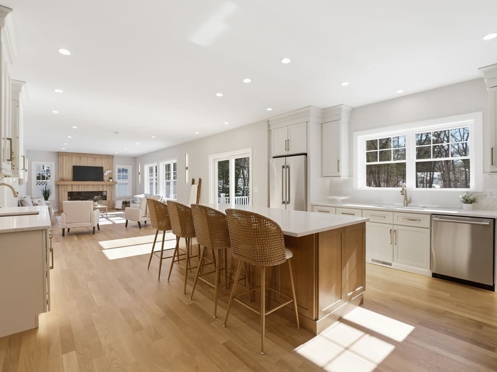 Single Family Residence at 1 Delisio Dr, Andover MA 01810, photo 7 of 41