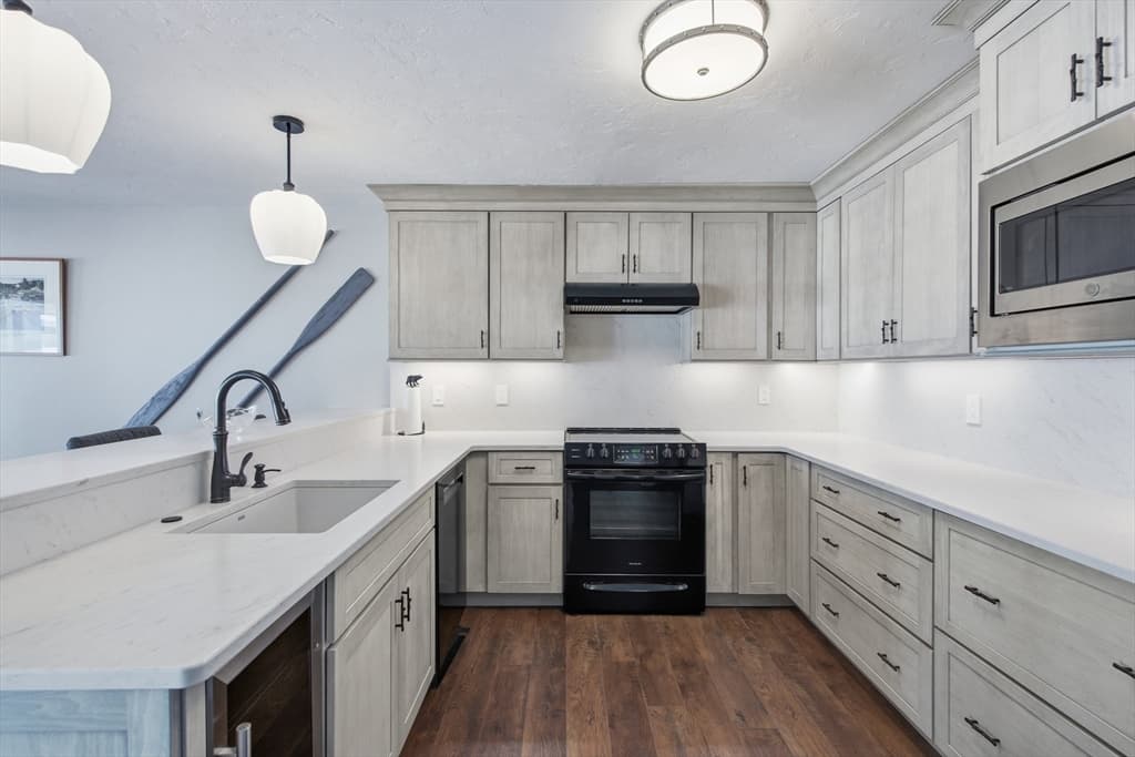 Condominium at 11 Portside Dr # 4, Moultonborough NH 03254, Moultonborough, photo 9 of 42
