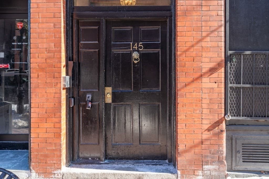 145 Charles St # 2, Boston MA 02114