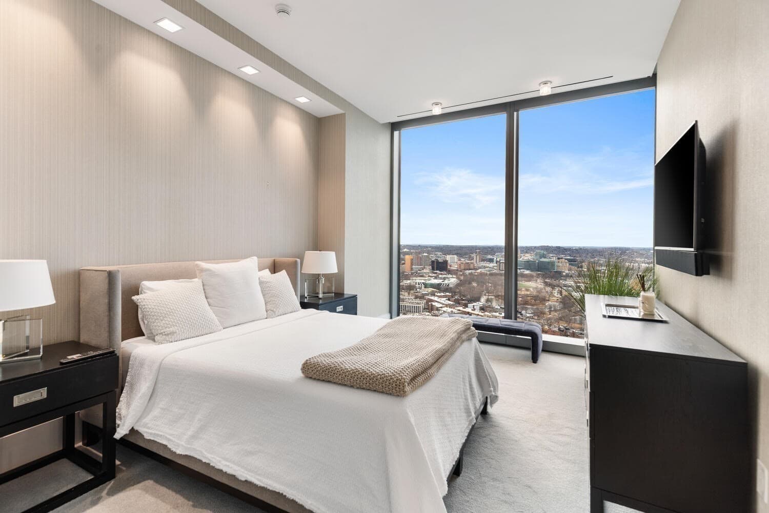 Condominium at 1 Dalton Street Unit 3801, Boston MA 02199, Boston, photo 23 of 36