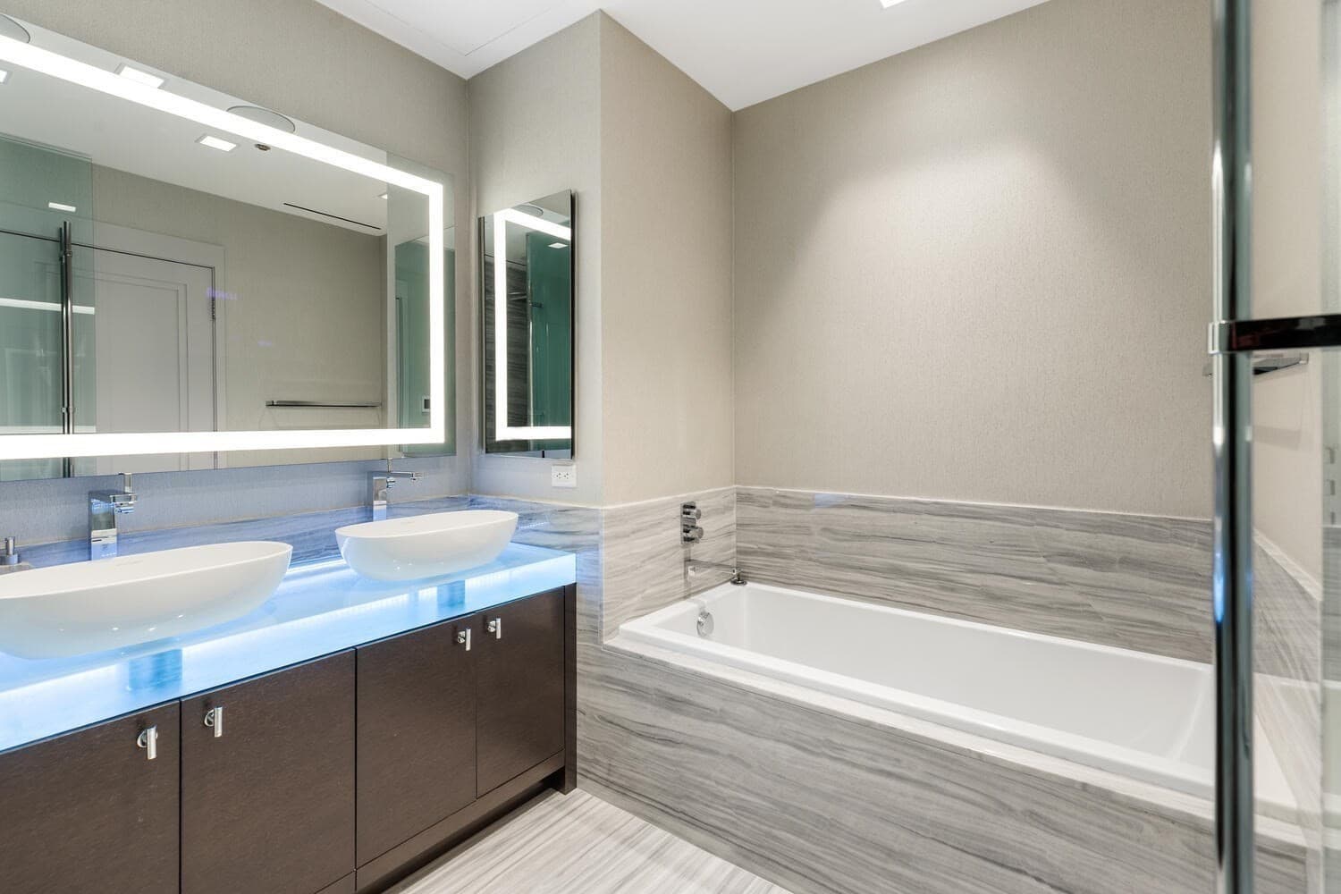 Condominium at 1 Dalton Street Unit 3801, Boston MA 02199, Boston, photo 19 of 36