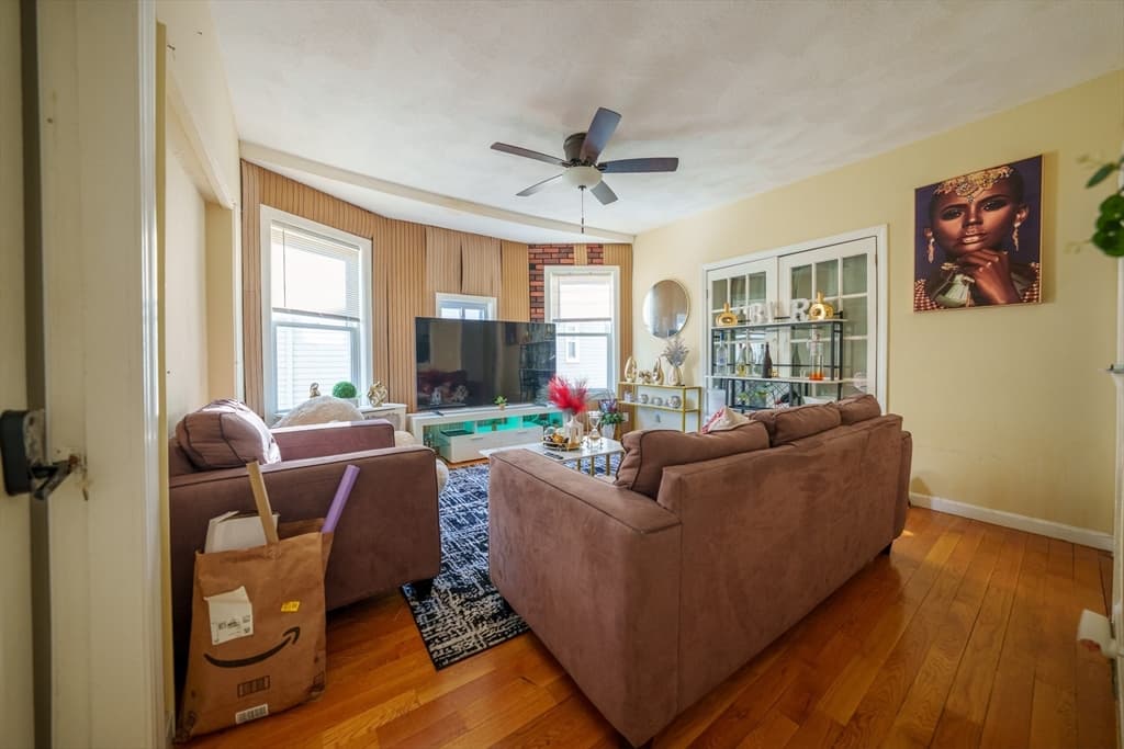 41 Derby St # 2, Somerville MA 02145