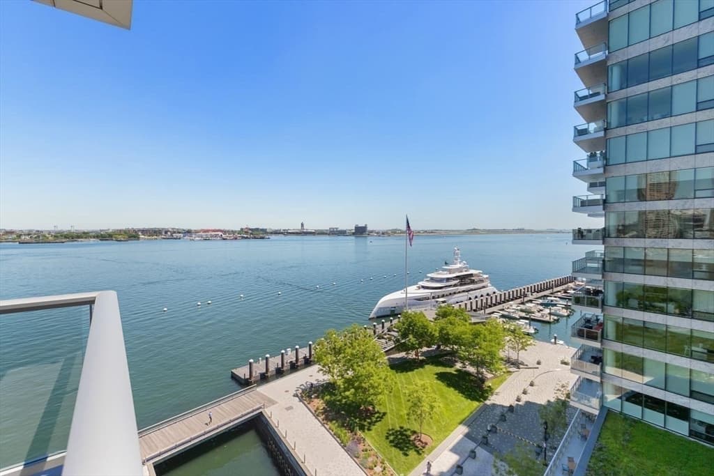 Condominium at 22 Liberty Dr # 8F, Boston MA 02210, photo 13 of 42