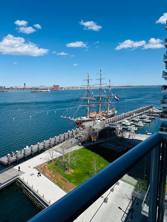Condominium at 22 Liberty Dr # 8F, Boston MA 02210, photo 14 of 42