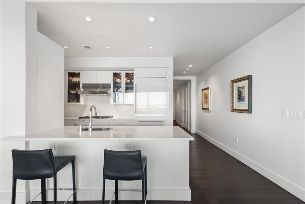 Condominium at 22 Liberty Dr # 8F, Boston MA 02210, photo 19 of 42