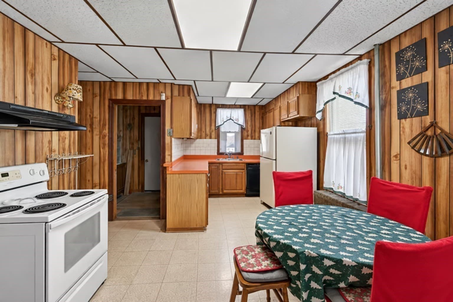 Single Family Residence at 135 Allen Ave, Lynn MA 01902, photo 14 of 24