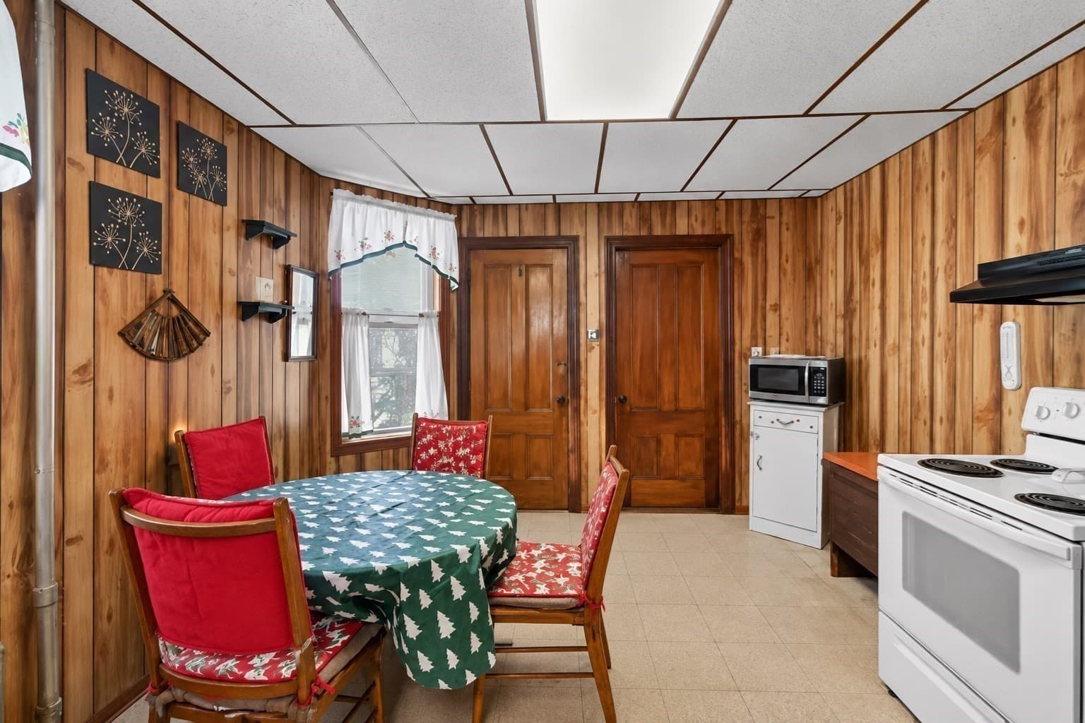 Single Family Residence at 135 Allen Ave, Lynn MA 01902, photo 15 of 24