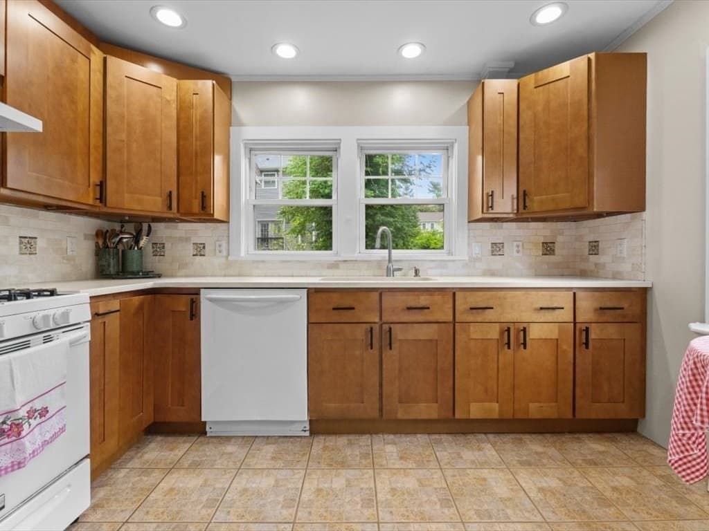 Single Family Residence at 290 East Street, Westwood MA 02090, Westwood, photo 6 of 20