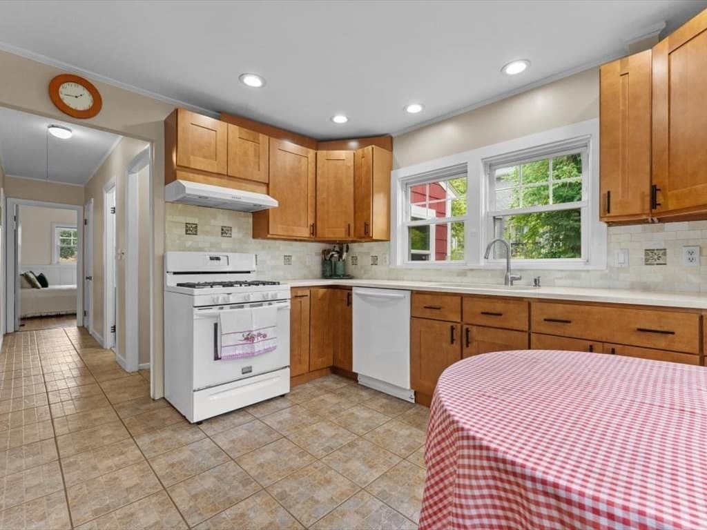 Single Family Residence at 290 East Street, Westwood MA 02090, Westwood, photo 7 of 20