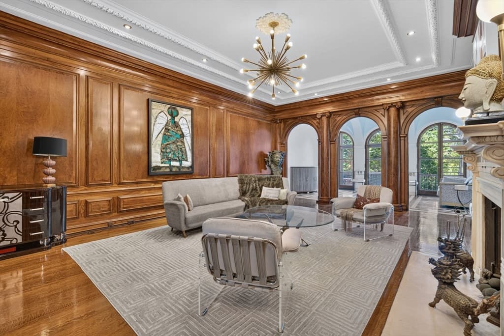 Condominium at 260 Beacon # 4, Boston MA 02116, photo 6 of 36