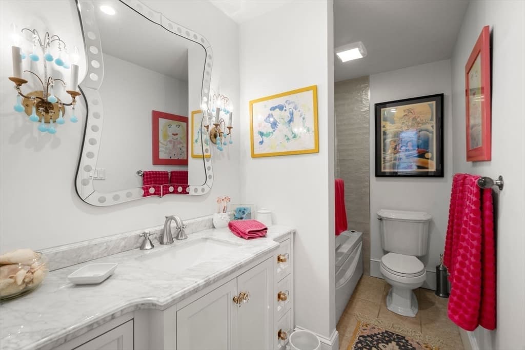 Condominium at 260 Beacon # 4, Boston MA 02116, photo 20 of 36
