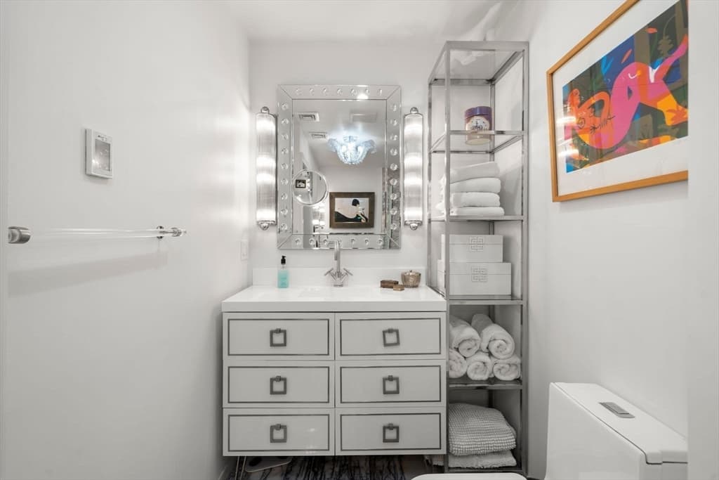 Condominium at 260 Beacon # 4, Boston MA 02116, photo 18 of 36
