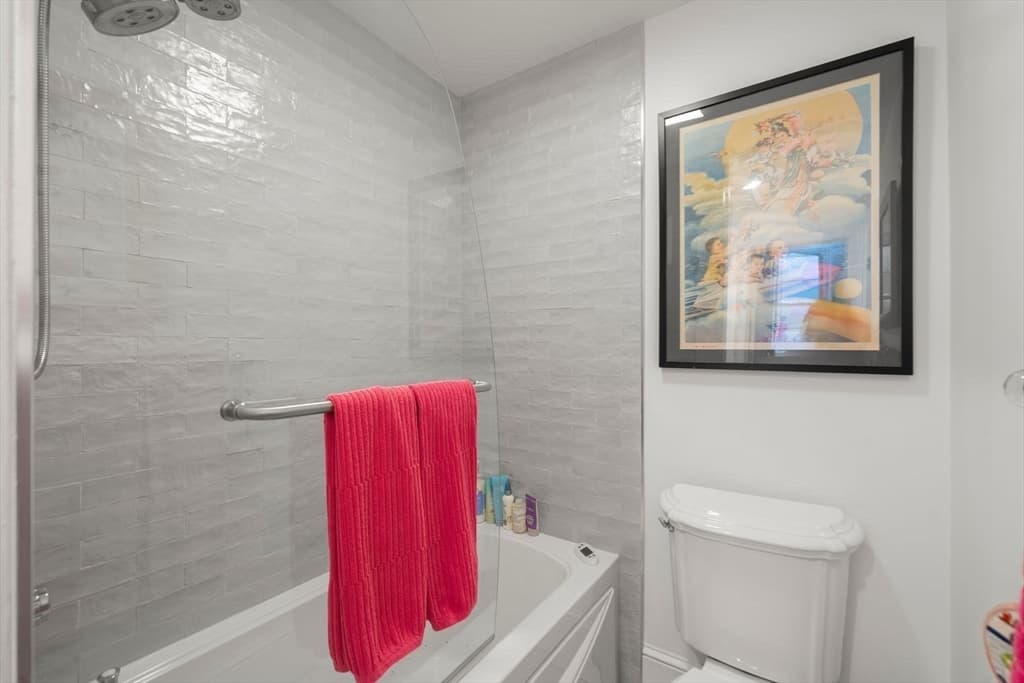 Condominium at 260 Beacon # 4, Boston MA 02116, photo 21 of 36