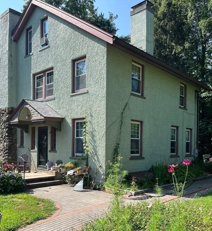 50 Mount Pleasant, Amherst MA 01002