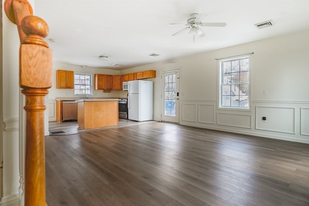 318 Crescent St # A, Fall River MA 02720 photo 5